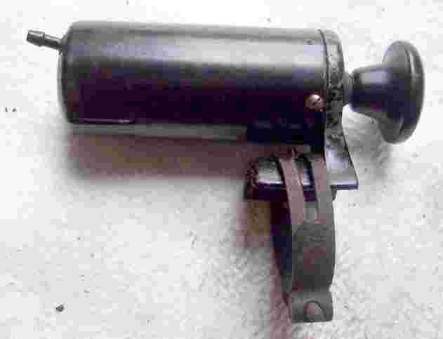 Headlamps 05 Pump for dipping mechanism.JPG